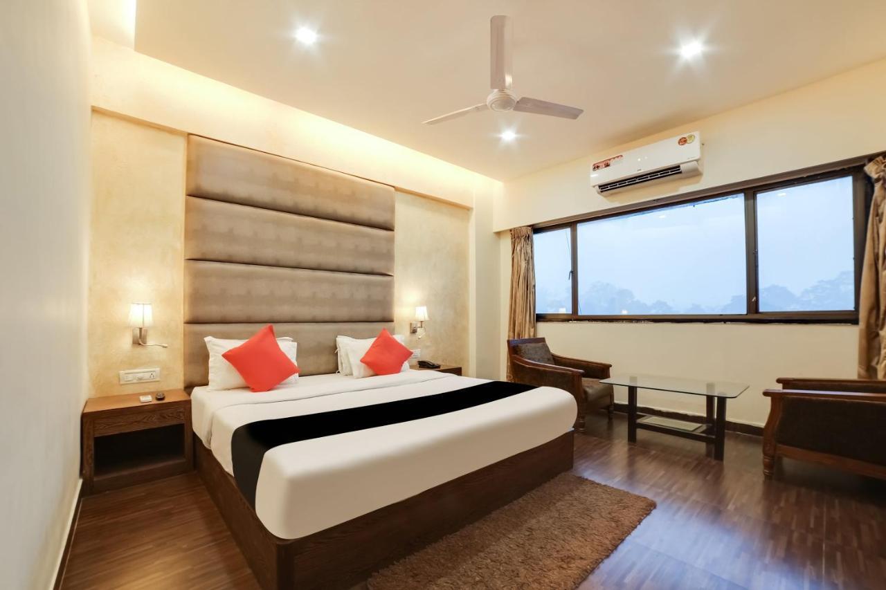 Capital O 61351 Waii International Hotel Bhalukpung Екстериор снимка