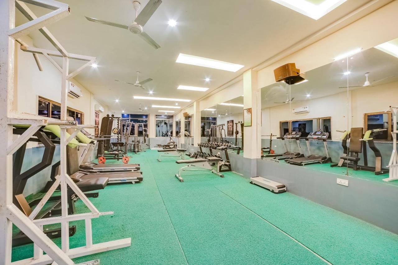 Capital O 61351 Waii International Hotel Bhalukpung Екстериор снимка