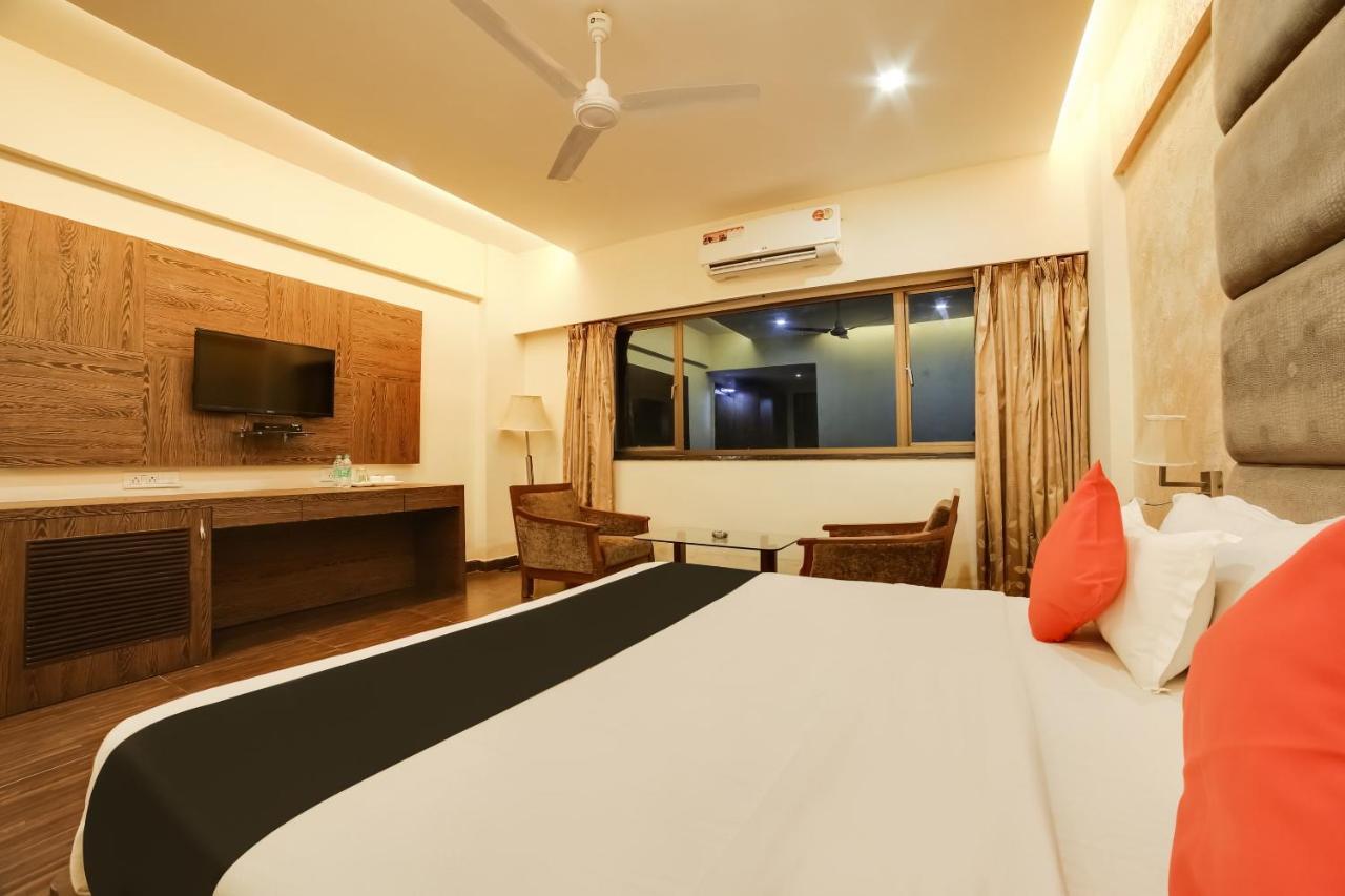 Capital O 61351 Waii International Hotel Bhalukpung Екстериор снимка