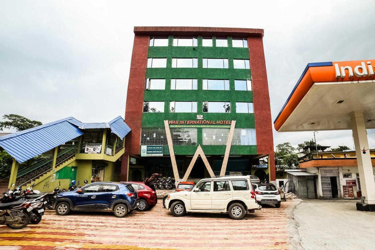 Capital O 61351 Waii International Hotel Bhalukpung Екстериор снимка