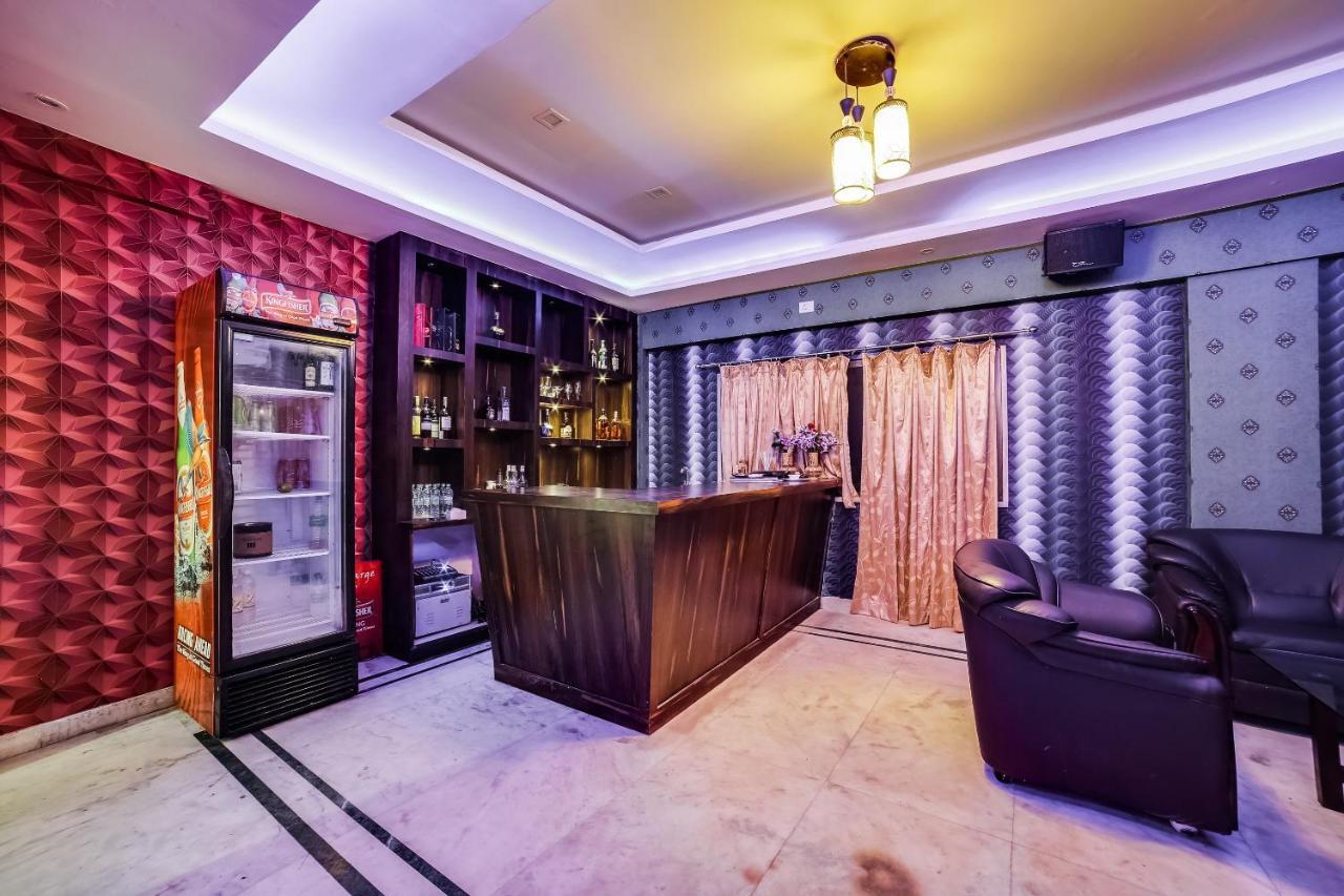 Capital O 61351 Waii International Hotel Bhalukpung Екстериор снимка